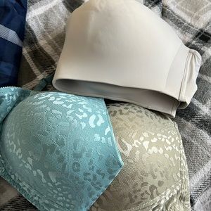 3 New 3X Bras. Two are Rhonda Shear  and one Avis. Never worn, just tried on.